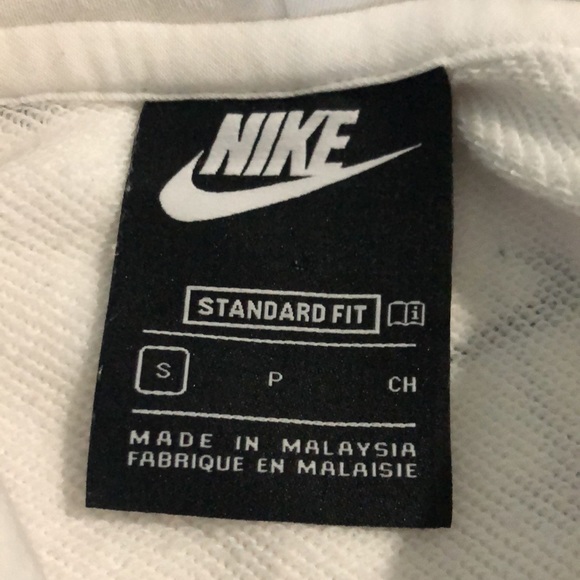 SALE Nike 2 Shirts Bundle (Dry Fit Long Sleeve & White Nike Logo Sweater) - Picture 9 of 9